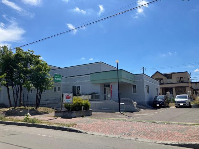 平岡みどり児童会館 240m 写真撮影日：2025-07-12