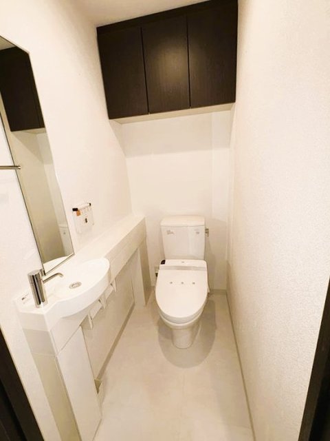 その他設備 温水洗浄便座＋手洗いカウンター  写真撮影日：2026-08-09