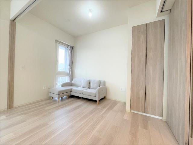 リビング以外の居室  写真撮影日：2025-10-31