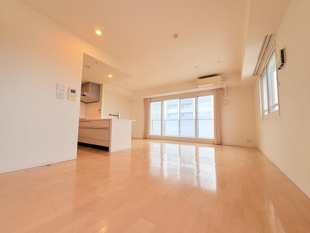 リビング  写真撮影日：2025-11-16