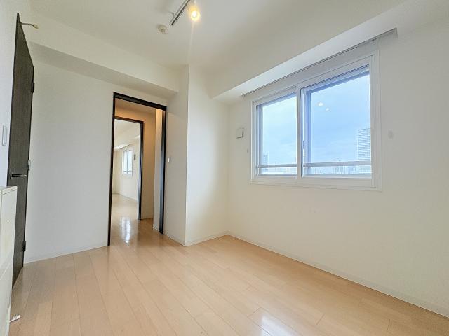 リビング以外の居室  写真撮影日：2025-12-02