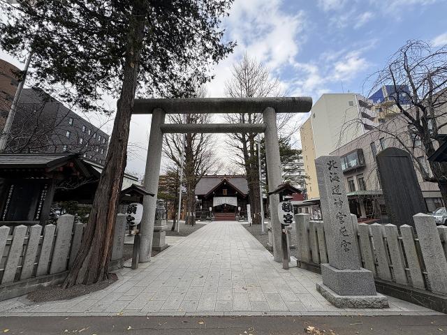 北海道神宮頓宮 190m 写真撮影日：2025-11-16