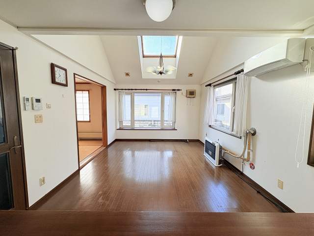 リビング  写真撮影日：2025-11-30