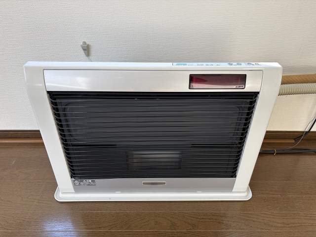 冷暖房・空調設備 灯油ＦＦ暖房  写真撮影日：2025-11-21