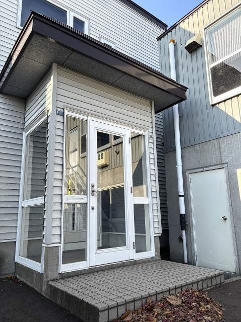 その他設備 玄関フード  写真撮影日：2025-11-21