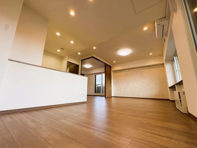 リビング  写真撮影日：2025-11-30