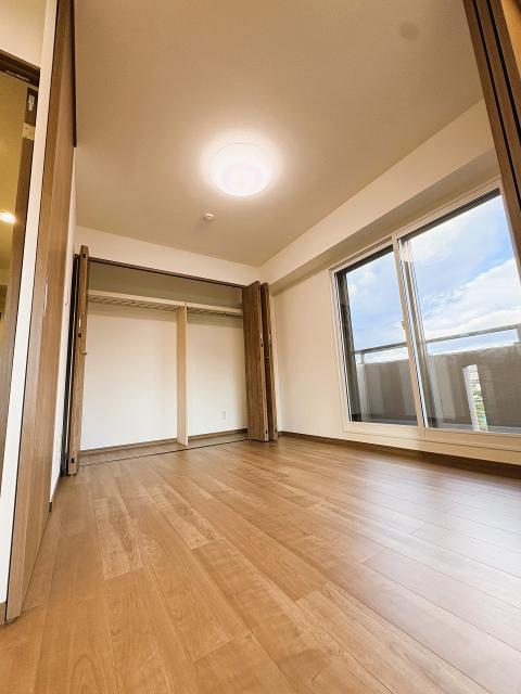 リビング以外の居室  写真撮影日：2025-11-30