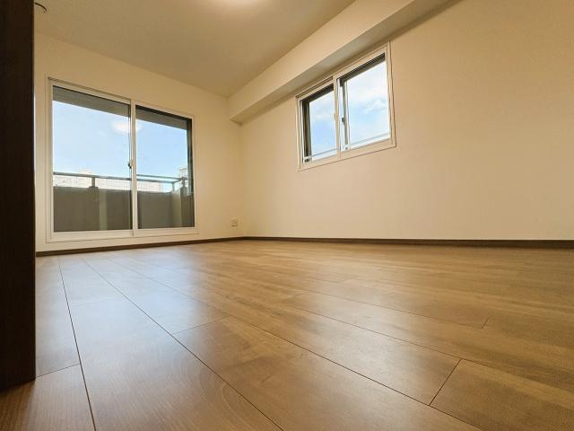 リビング以外の居室  写真撮影日：2025-11-30