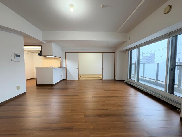 リビング  写真撮影日：2025-12-08