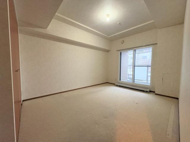 リビング以外の居室  写真撮影日：2025-12-08