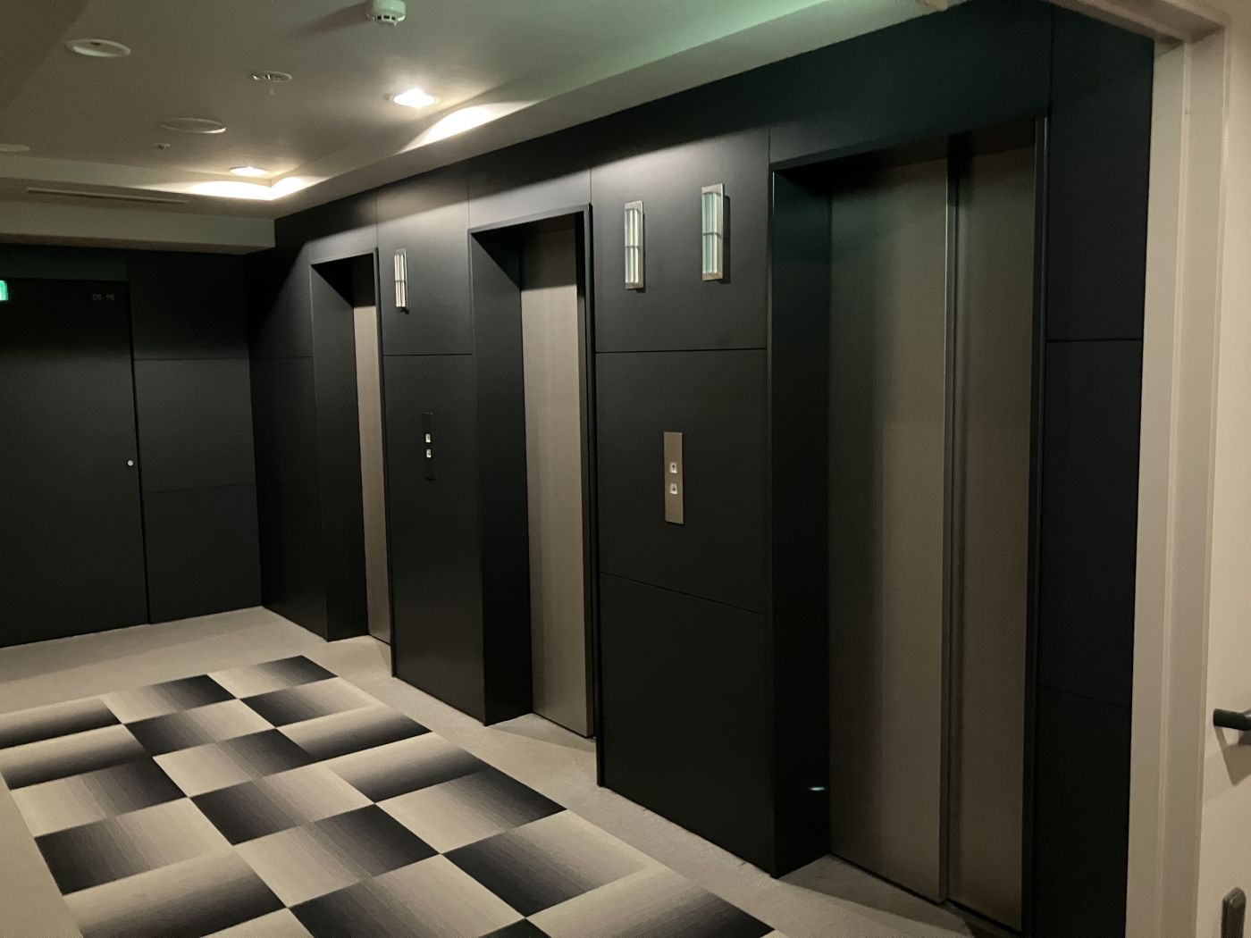 エレベーター 写真撮影日：10/12/25, 12:00 AM