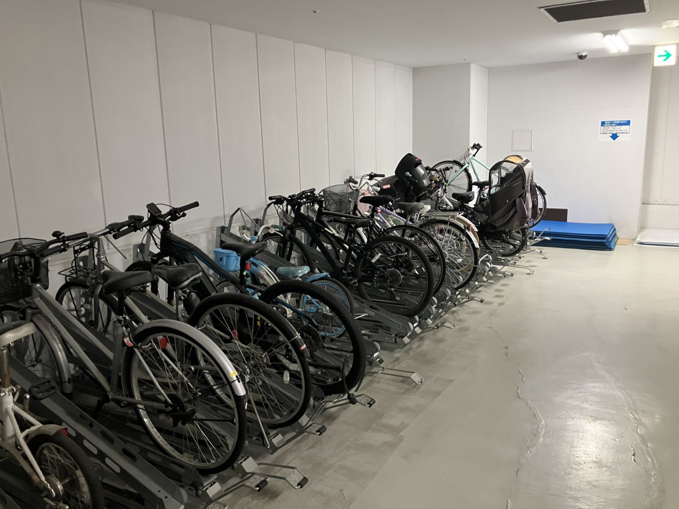 駐輪場 写真撮影日：10/12/25, 12:00 AM