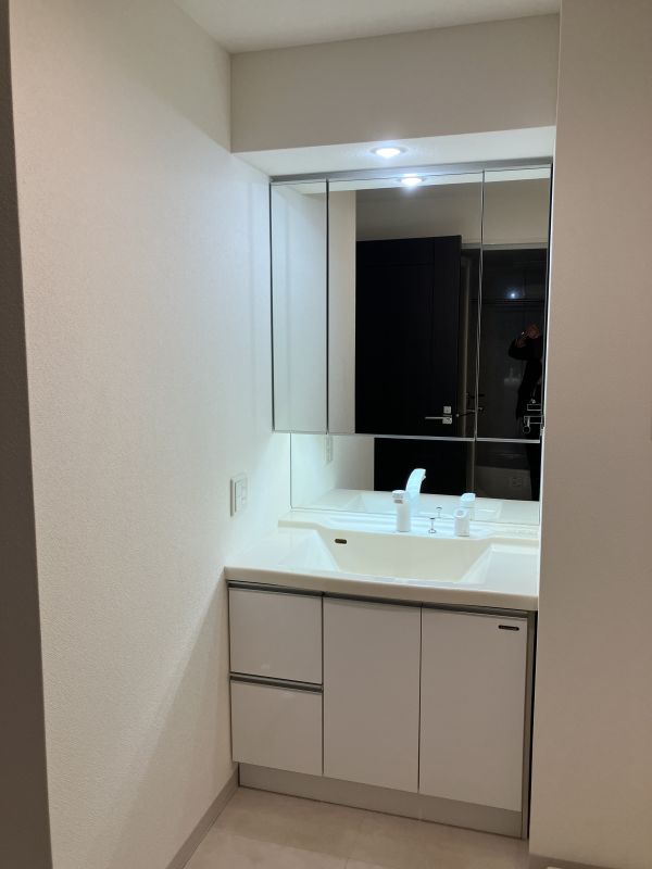 洗面化粧台 写真撮影日：10/12/25, 12:00 AM