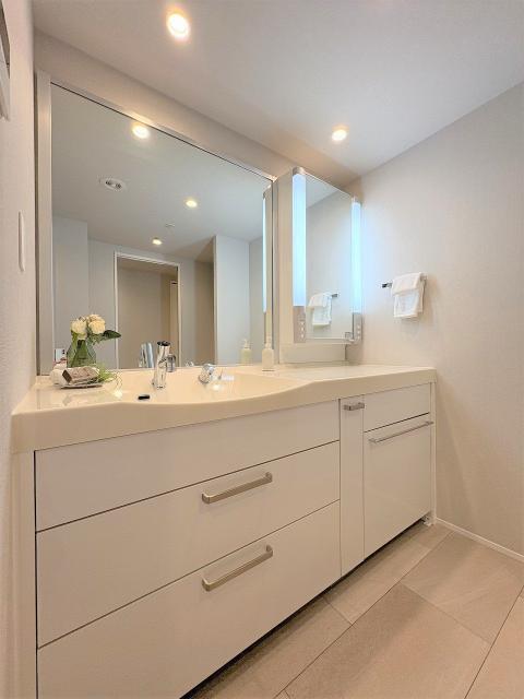 洗面台・洗面所  写真撮影日：2025-11-01