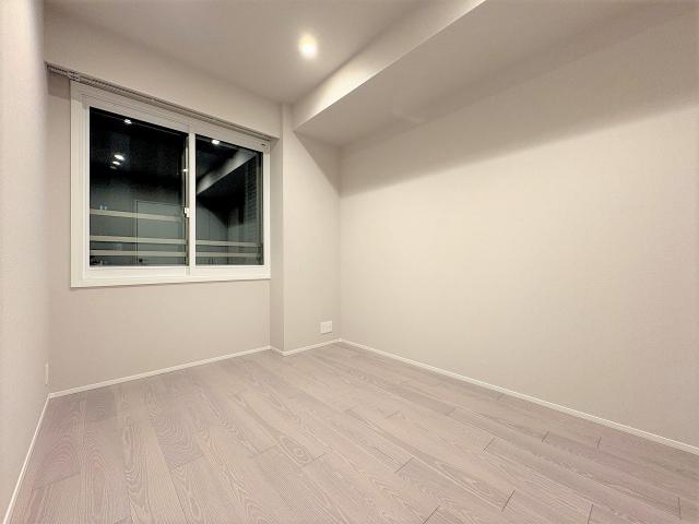 リビング以外の居室  写真撮影日：2025-11-01