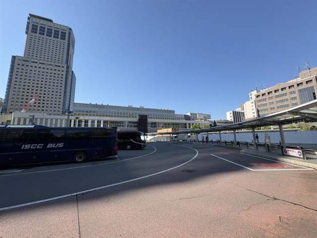 JRタワーホテル日航札幌とJR「札幌」駅 250m 写真撮影日：2026-05-15