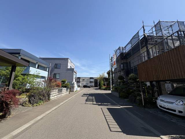 前面道路含む現地写真  写真撮影日：2026-05-12