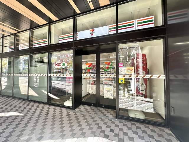 セブンイレブンホテルエミオン札幌店 110m 写真撮影日：2026-06-01