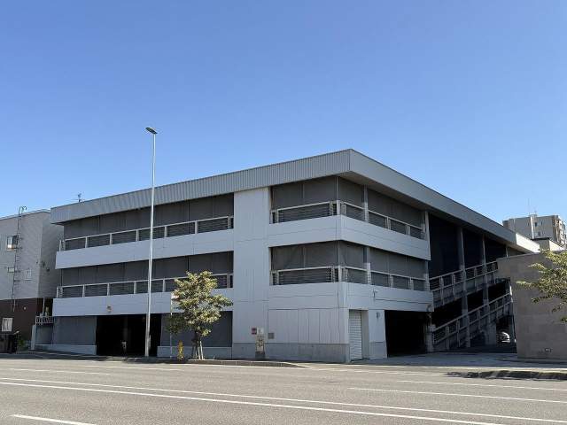 駐車場(共用設備)  写真撮影日：2026-07-04