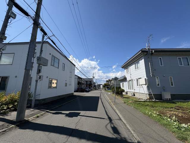 前面道路含む現地写真  写真撮影日：2026-09-01