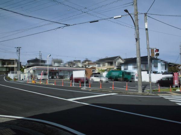 セブンイレブン三木中自由が丘店 320m 写真撮影日：2025-09-07
