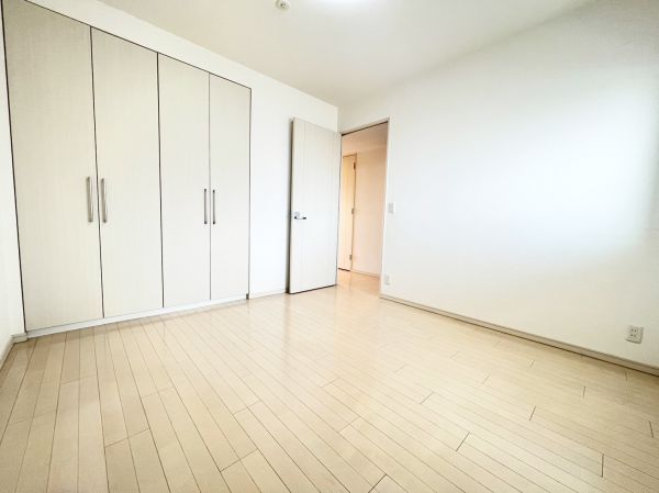 リビング以外の居室  写真撮影日：2023-04-03