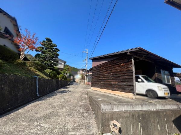 前面道路含む現地写真  写真撮影日：2023-11-02