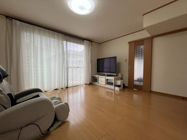 リビング  写真撮影日：2024-08-10