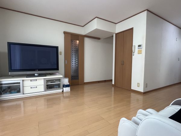 リビング  写真撮影日：2024-08-10