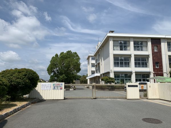 三木市立緑が丘東小学校 870m 写真撮影日：2024-04-05 