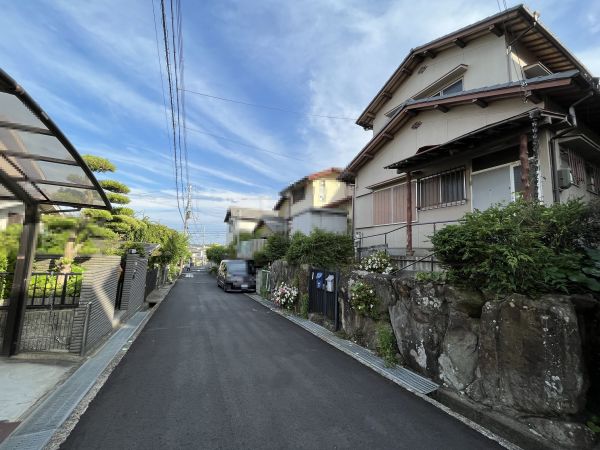 前面道路含む現地写真  写真撮影日：2024-04-28