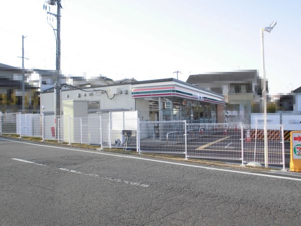 セブンイレブン三木中自由が丘店 640m 写真撮影日：2023-06-08 