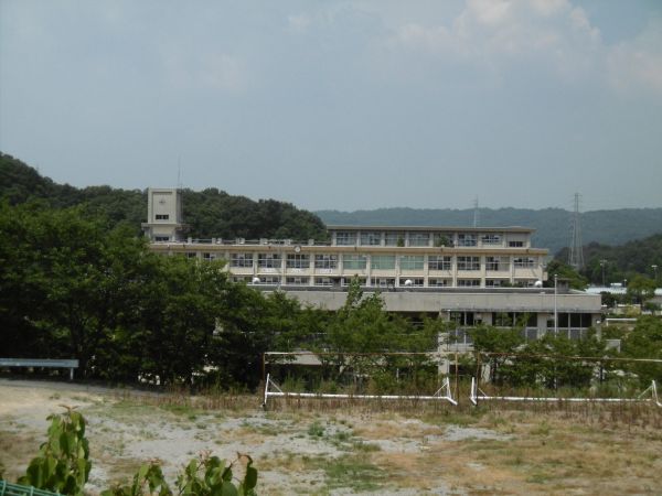 三木市立自由が丘東小学校 1310m 写真撮影日：2023-06-08 