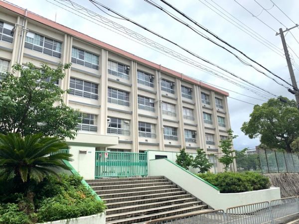 西宮市立平木中学校 810m 写真撮影日：2025-01-17 