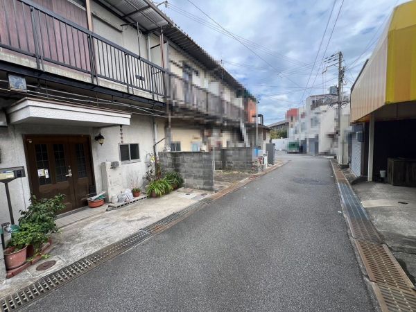 前面道路含む現地写真  写真撮影日：2024-10-19