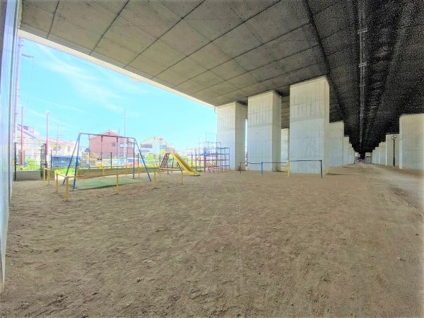 米谷高架下子ども遊園　 30m 写真撮影日：2024-08-10 