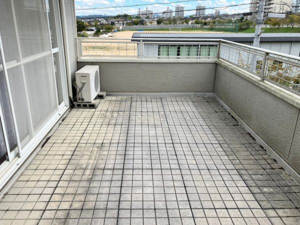 バルコニー  写真撮影日：2024-11-01
