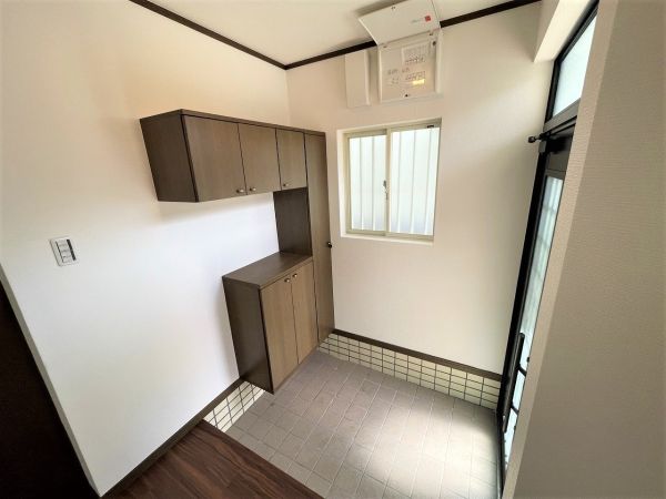 玄関  写真撮影日：2025-04-05