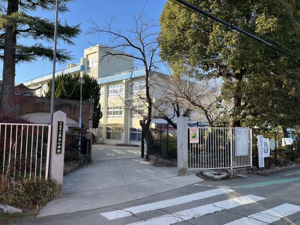 川西市立東谷小学校 550m 写真撮影日：2024-12-19 