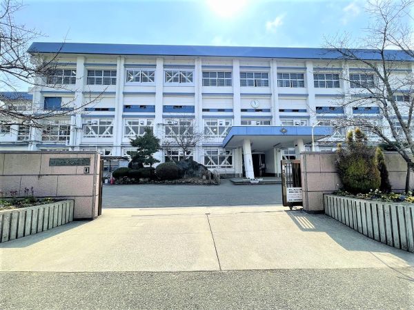 川西市立東谷中学校　 180m 写真撮影日：2024-12-19 