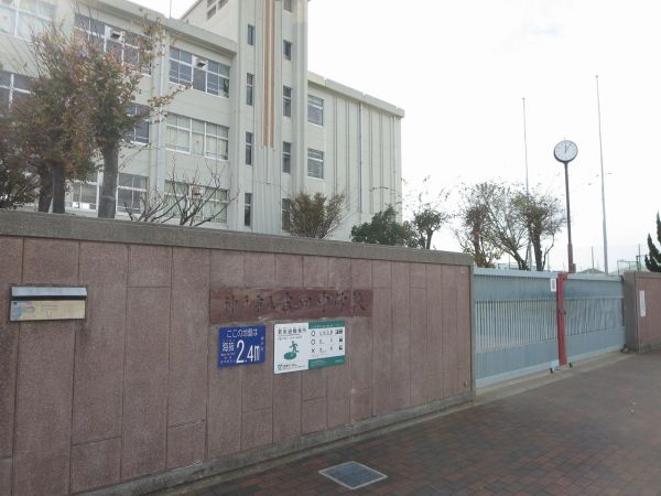 吉田中学校 890m 写真撮影日：2025-03-16 