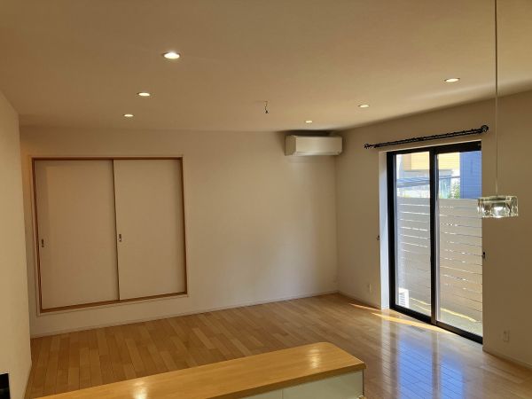同仕様写真(リビング）  写真撮影日：2025-04-06