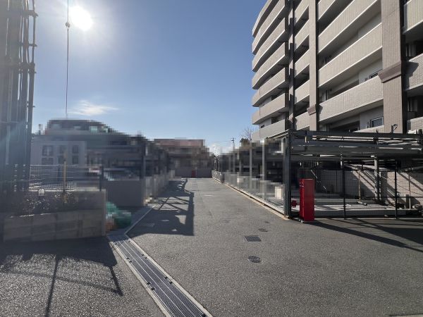 駐車場(共用設備)  写真撮影日：2025-03-08
