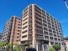 2012年8月築、10階建マンション。阪急神戸線「西宮北口」駅 徒歩7分、2WAYアクセス可能です。