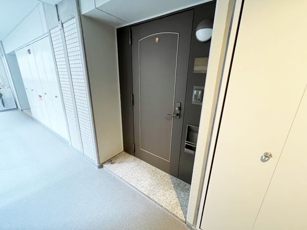 玄関  写真撮影日：2025-03-01