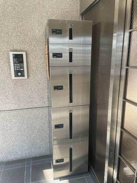 エントランス(オートロック操作盤・宅配ボックス)