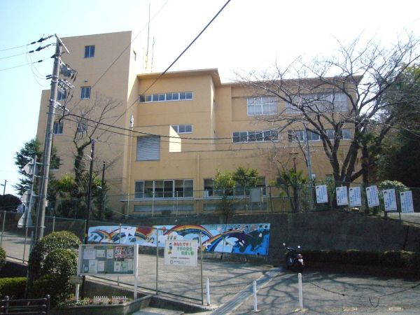 宝塚市立長尾台小学校　 1000m 写真撮影日：2024-11-14 