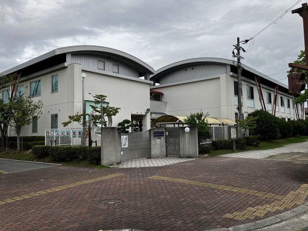 神戸進和女子大学付属親和幼稚園 450m 写真撮影日：2025-04-27 