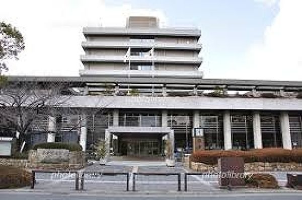 西宮市役所 950m 写真撮影日：2025-04-21 