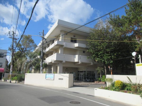 伊丹市立南中学校 1700m 写真撮影日：2024-10-31 